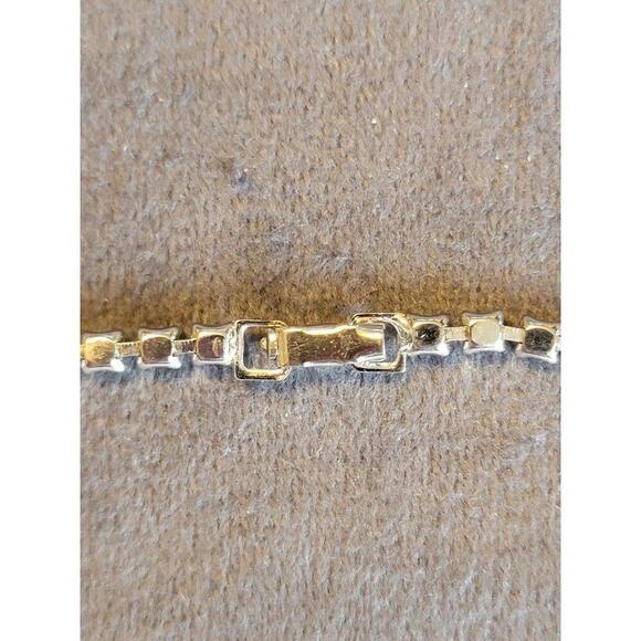 Beautiful Vintage Clear Rhinestone Bib Style Necklace - Picture 12 of 12